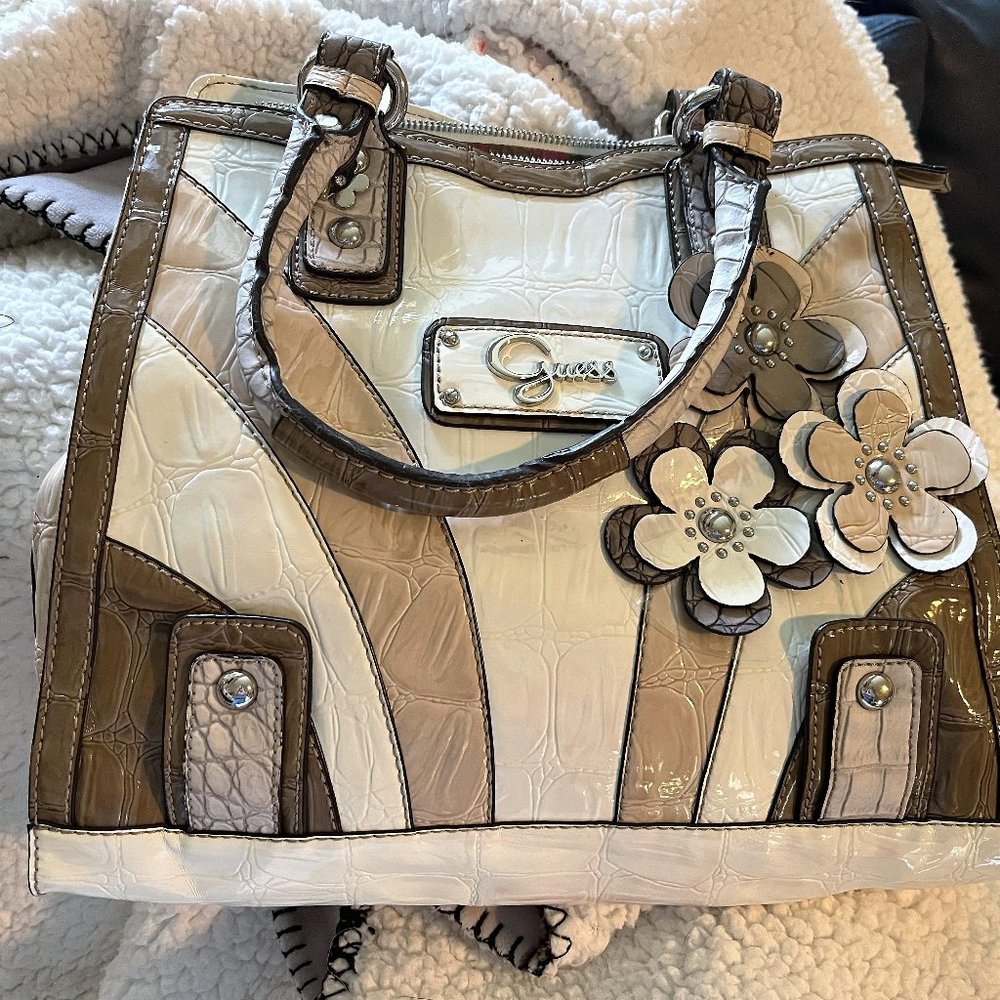 Vintage Guess LEATHER retro  Flower Power with original Guess charms